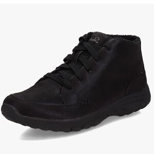 Skechers Relaxed fit air cooled memory foam women’s bootie ankle boot size 7.5